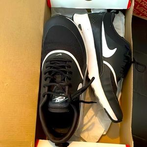 Nike Thea size 5.5 worn 4 times